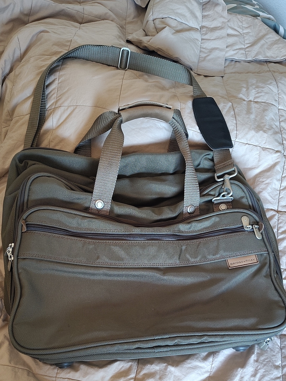 Briggs & Riley Olive Travel Laptop Bag with Shoulder Strap